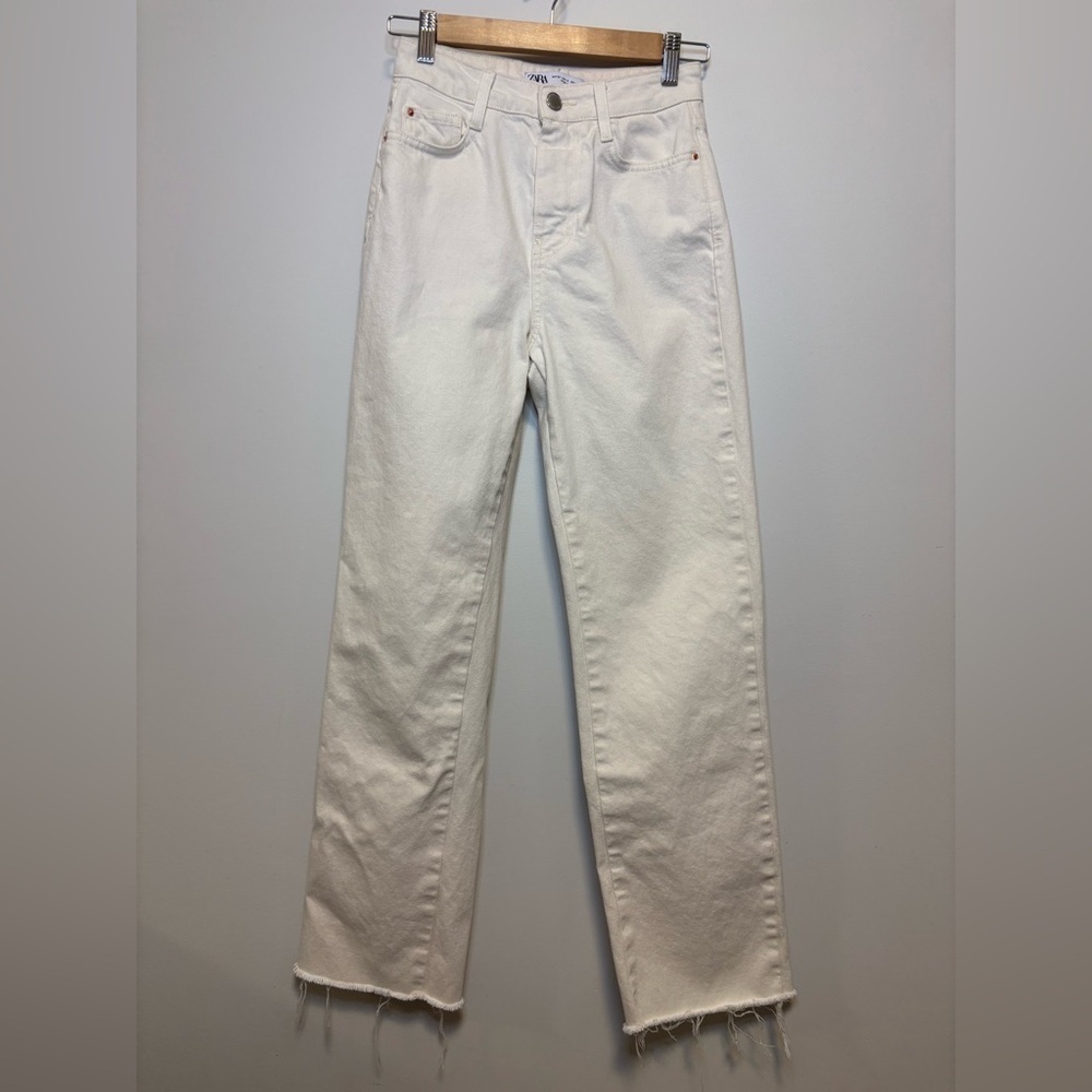 Zara - High Rise Straight Leg Cream Coloured Denim - Size 0